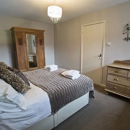 The Farmers نيوباي بريدج