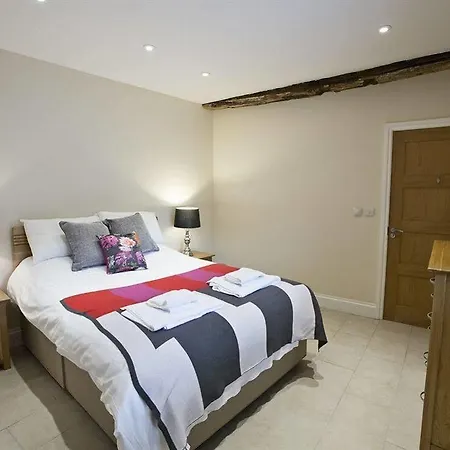 The Farmers نيوباي بريدج