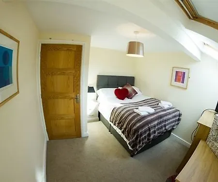 The Farmers Ulverston Otel 3*