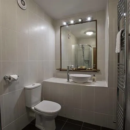 The Farmers Ulverston 3*